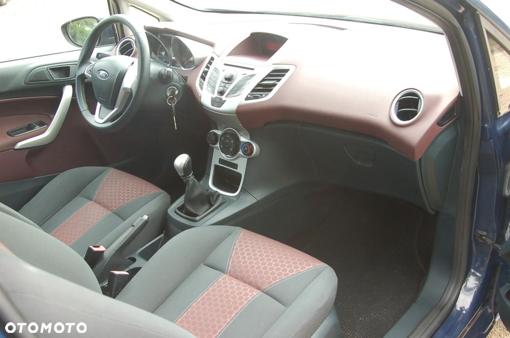 Ford Fiesta 1.25 Titanium - 24