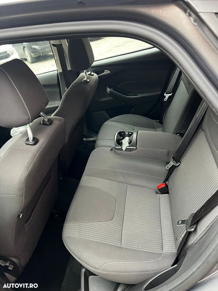 Ford Focus 1.6 TDCI DPF Titanium - 8