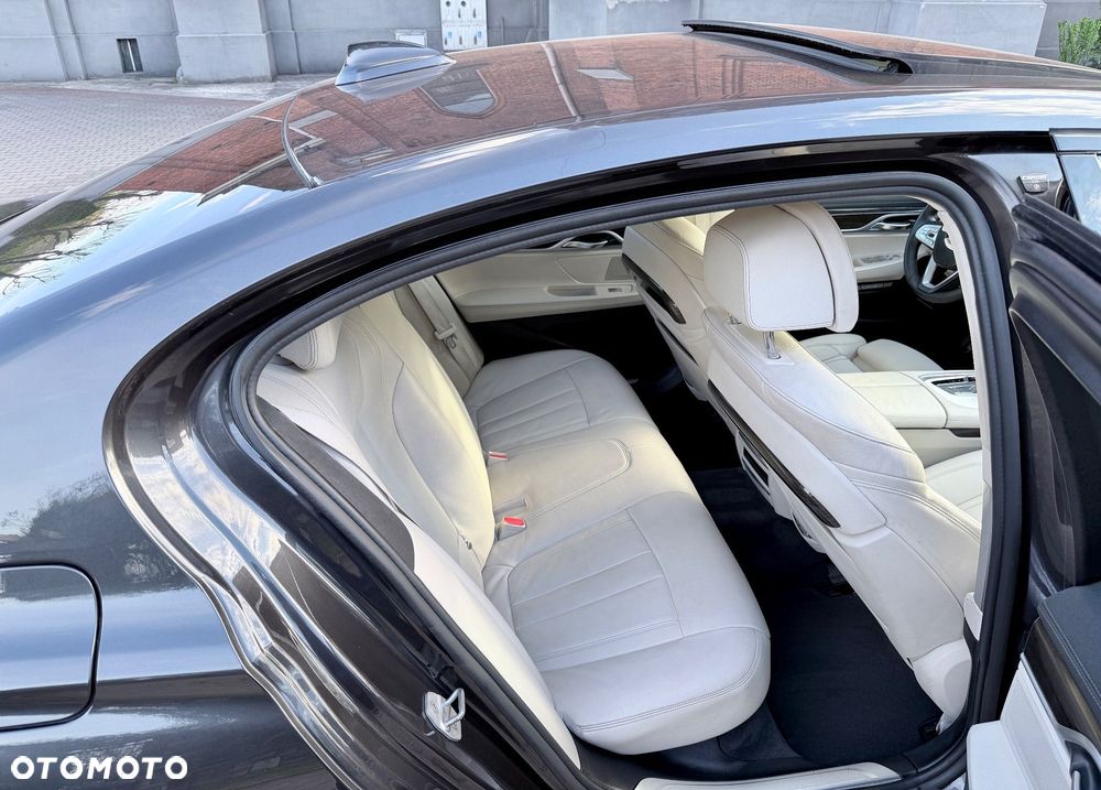BMW Seria 7 730d xDrive - 23