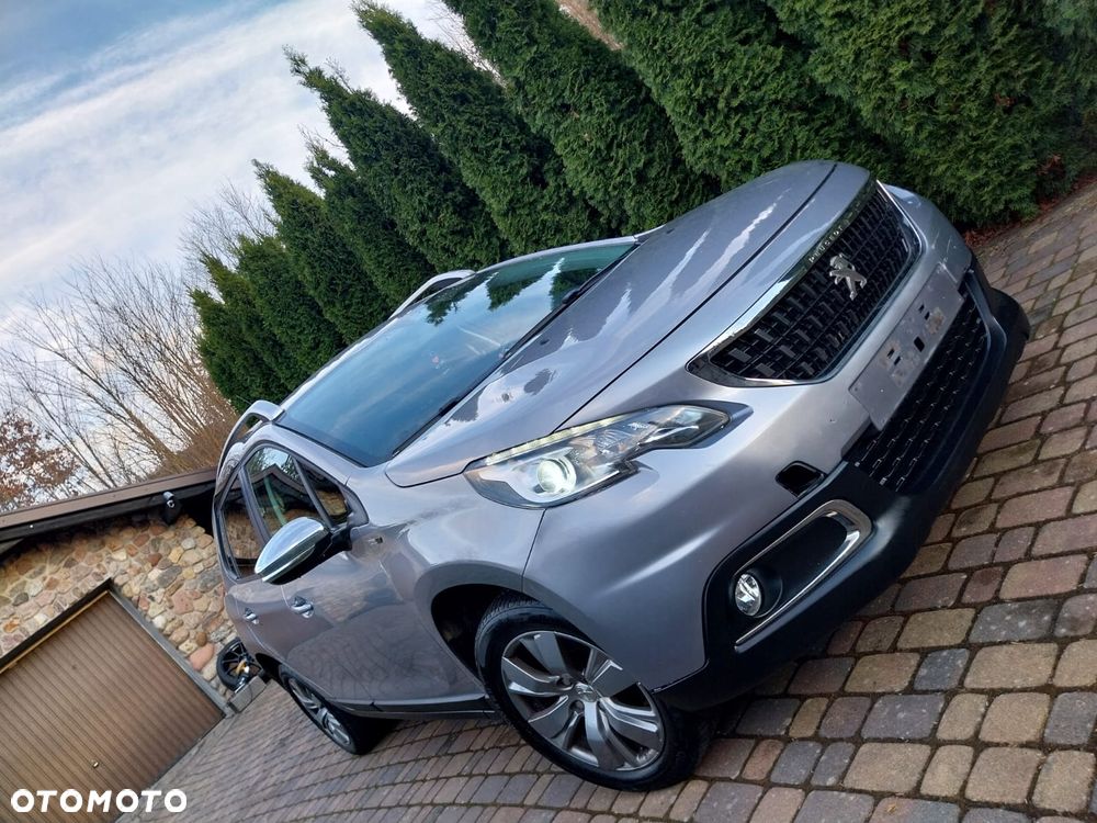 Peugeot 2008 - 8