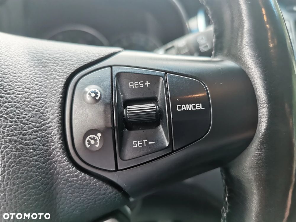 Kia Carens 1.6 GDI Business Line EU6 - 17