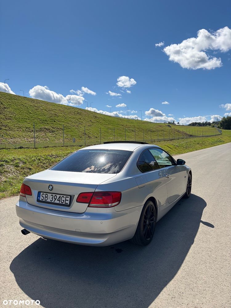 BMW Seria 3 320i - 8