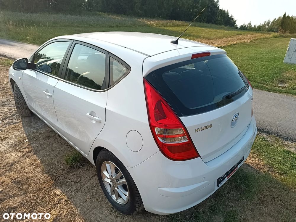 Hyundai i30 2.0 Premium - 8