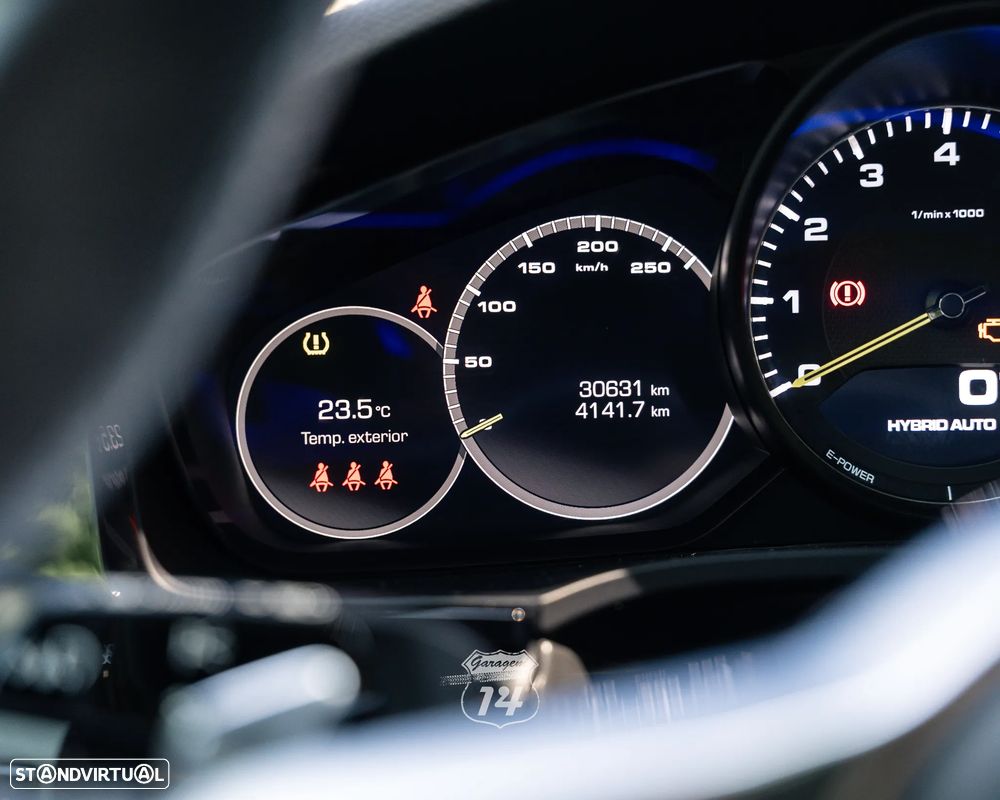 Porsche Cayenne Coupé E-Hybrid - 16