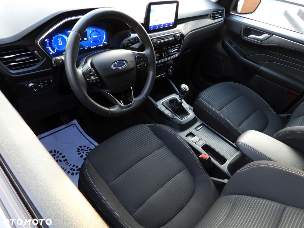 Ford Kuga - 27