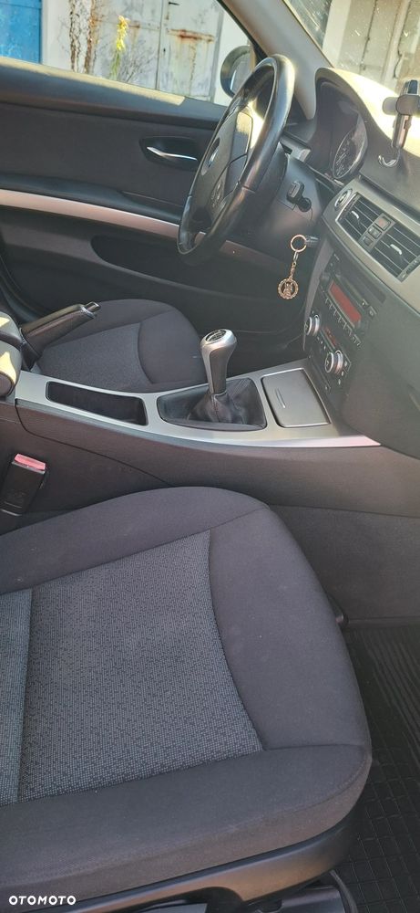 BMW Seria 3 320i - 17