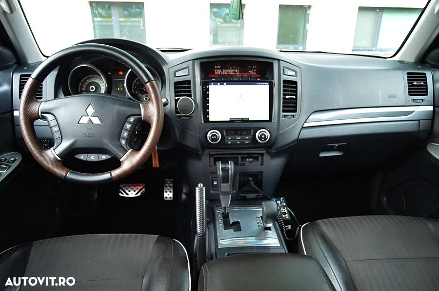 Mitsubishi Pajero - 4