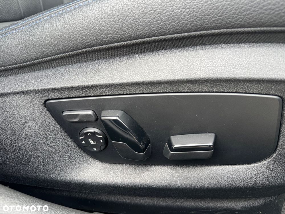 BMW Seria 5 530d xDrive Sport Line - 27