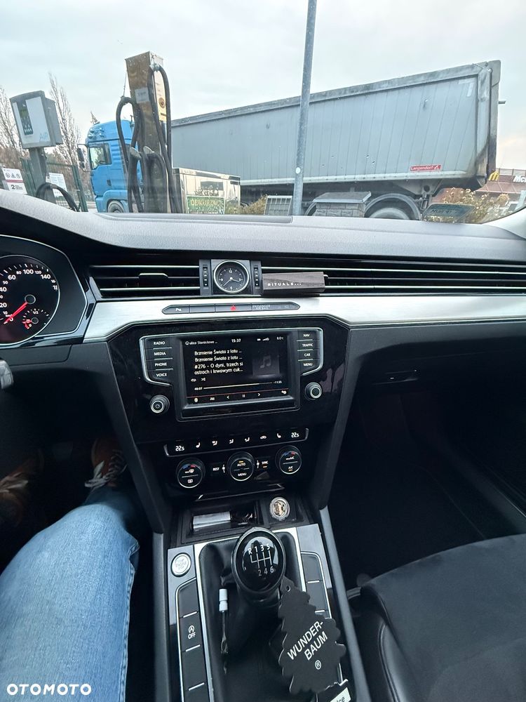 Volkswagen Passat 2.0 TDI BMT Highline - 9