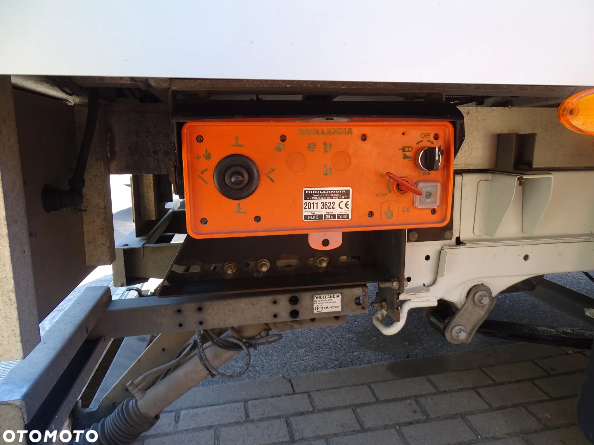Peugeot BOXER 2, 2 HDI -103 KW -140 KM , KLIMATYZACJA, FULL OPCJA ,ALU-KONTENER 4,10x 2,10x2,10 ,WINDA- KLAPA ZAŁADOWCZA - DHOLLANDIA. - 19