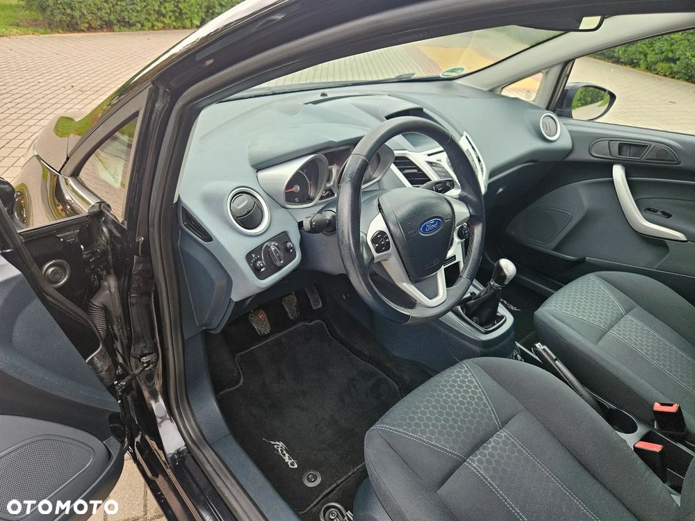 Ford Fiesta 1.25 Champions Edition - 12