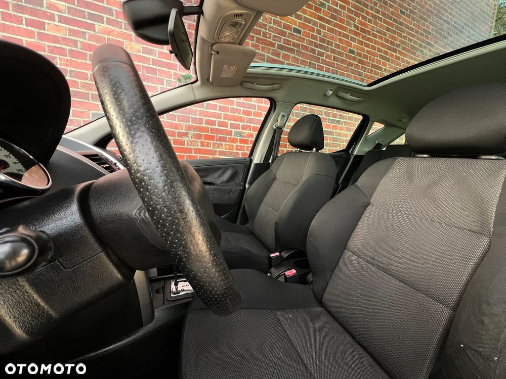 Peugeot 207 - 13