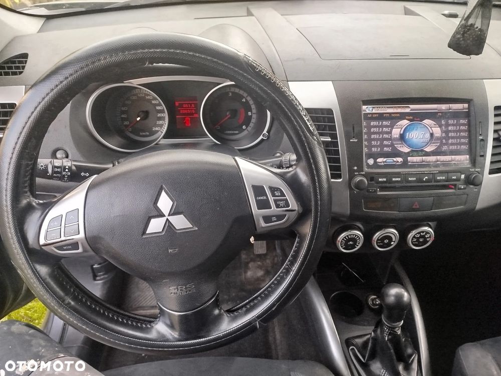 Mitsubishi Outlander - 26