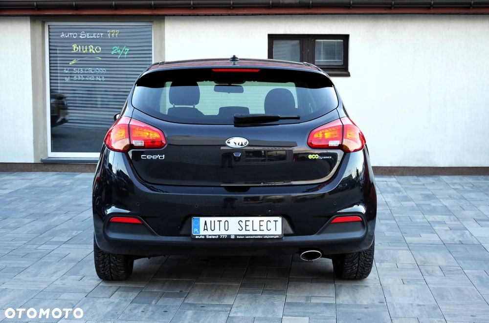 Kia Ceed 1.6 CRDi 128 Dream Team Edition - 9