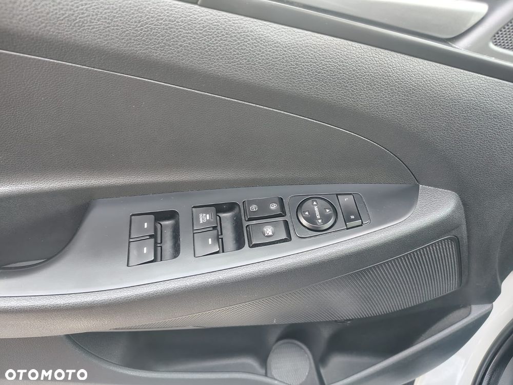 Hyundai Tucson 1.6 Turbo 2WD Navi - 19