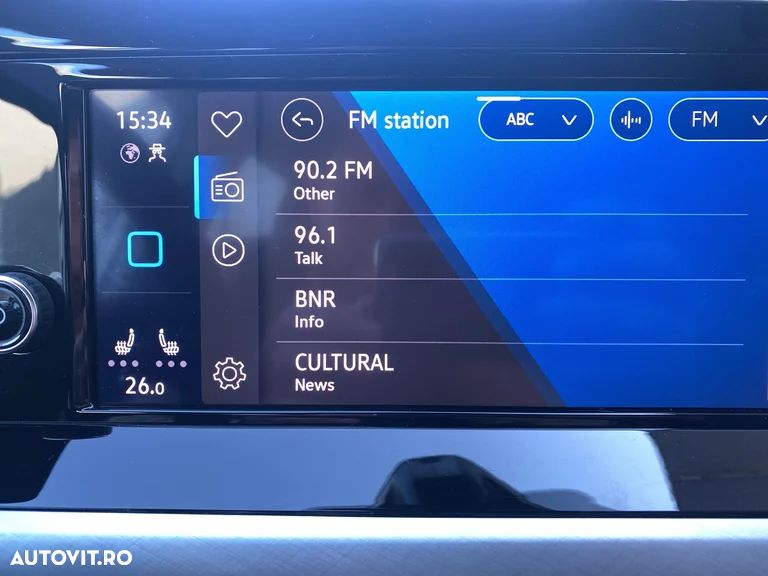 Volkswagen Golf 1.0 eTSI DSG MHEV Life - 23