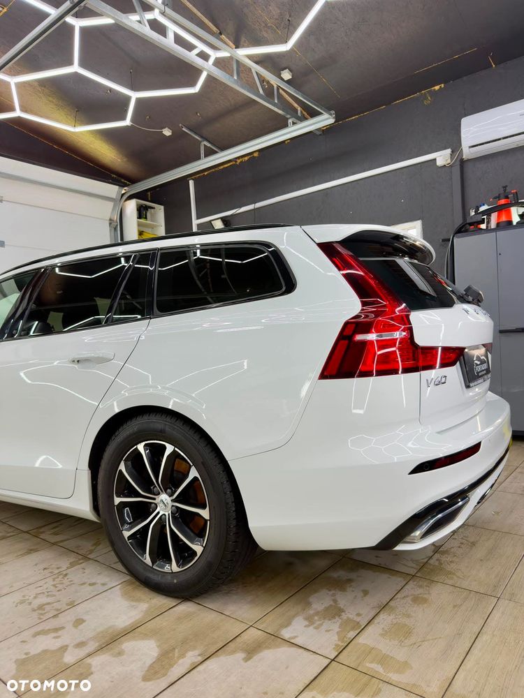 Volvo V60 D4 Geartronic R-Design - 11