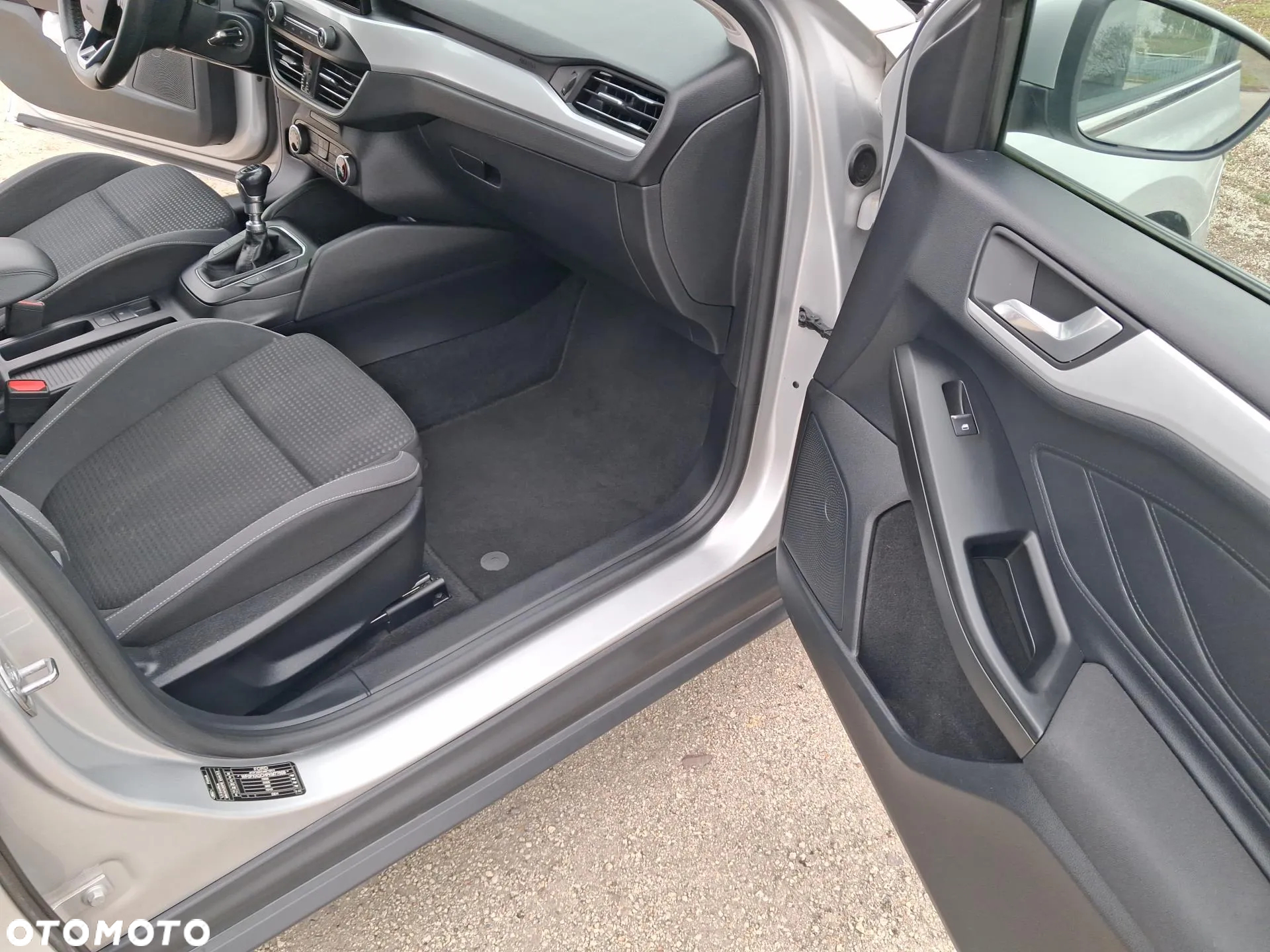 Ford Focus 1.5 TDCi SYNC Edition - 23