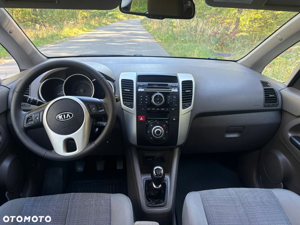Kia Venga - 8