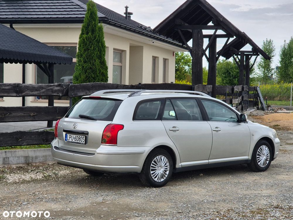 Toyota Avensis 1.8 VVT-i Terra - 4