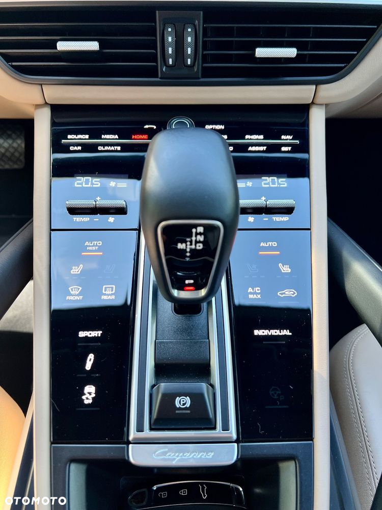 Porsche Cayenne - 14