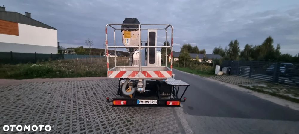 Nissan CABSTAR - 12