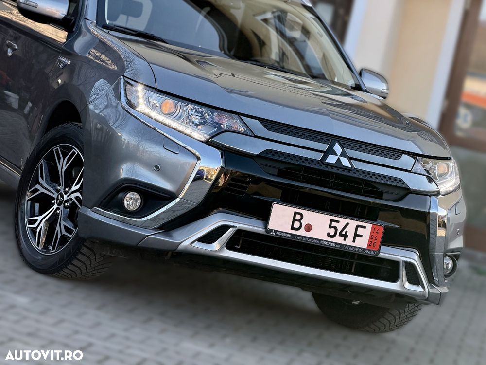 Mitsubishi Outlander - 10