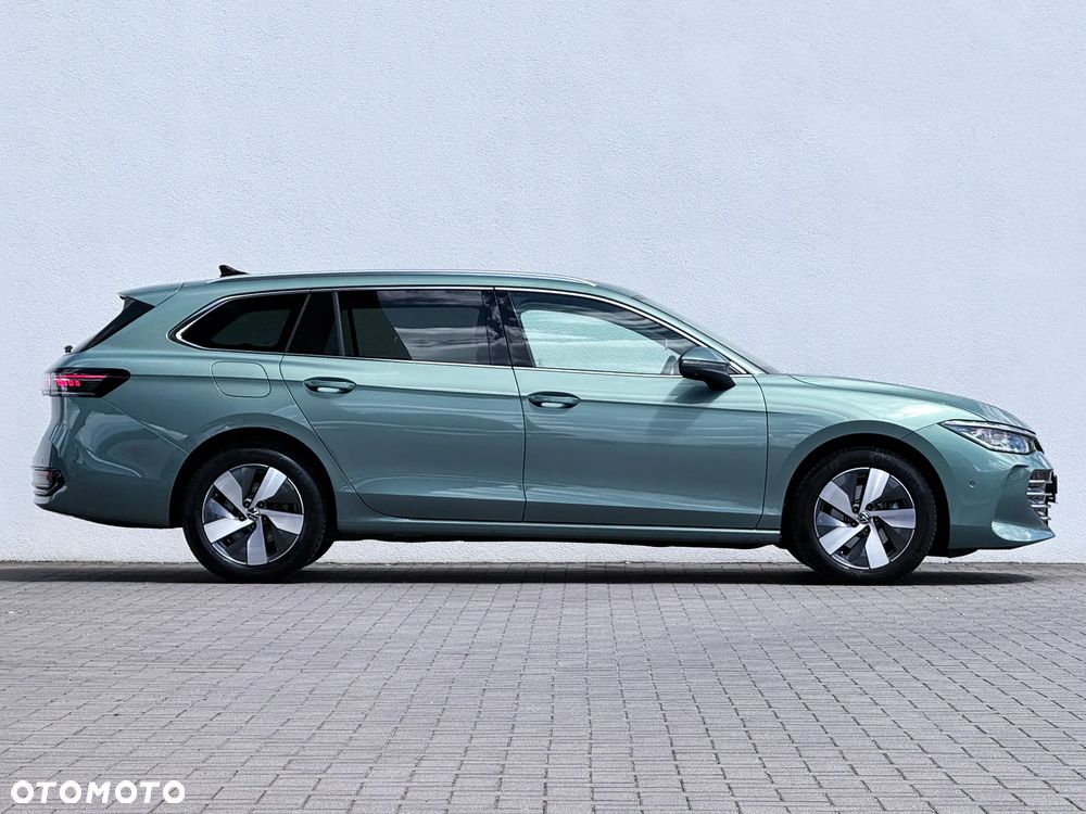 Volkswagen Passat Variant 2.0 TDI SCR DSG Elegance - 4
