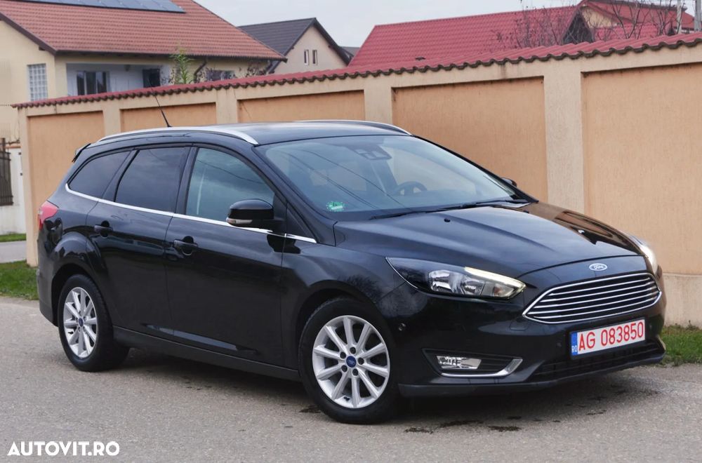 Ford Focus 2.0 TDCI Powershift Titanium - 1