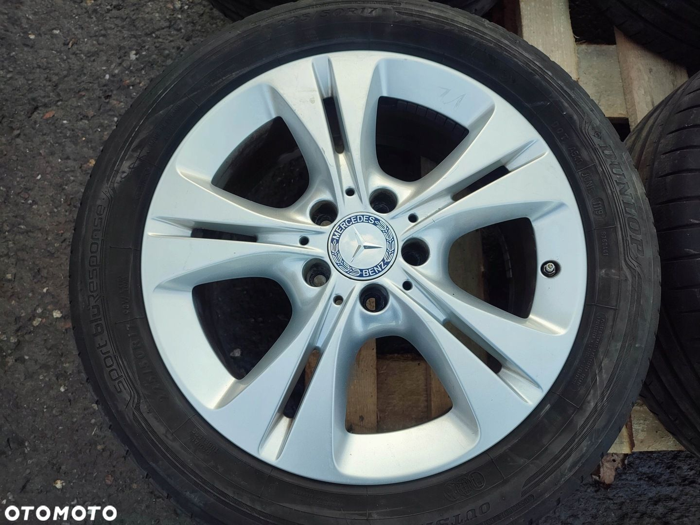 MERCEDES W205 KOŁA FELGI A2054014300 ET48,5 7JX17H2 - 3