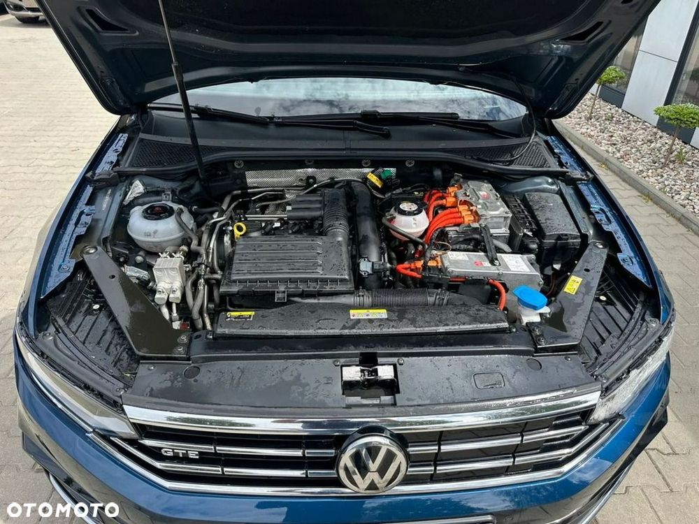 Volkswagen Passat - 12
