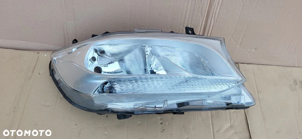 LAMPA PRAWY PRZOD MERCEDES SPRINTER 907 9109060100 - 2