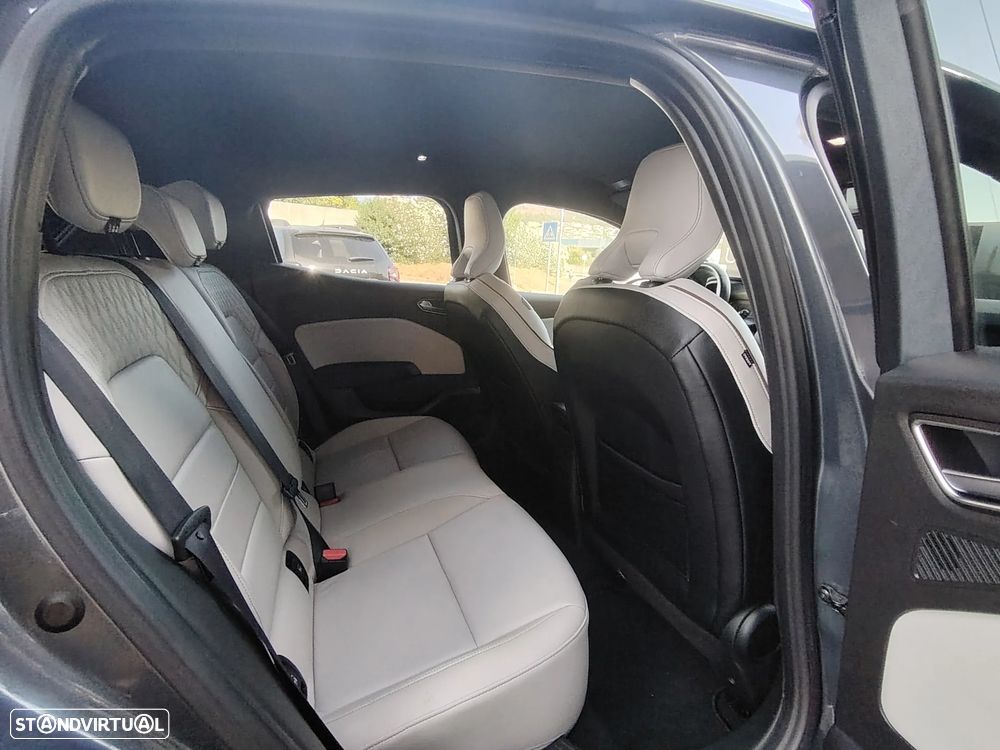 Renault Clio 1.6 E-Tech Initiale Paris - 32