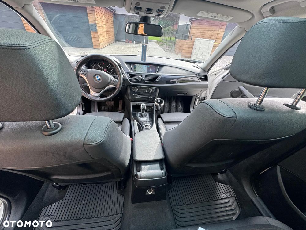 BMW X1 xDrive28i Sport Line - 17