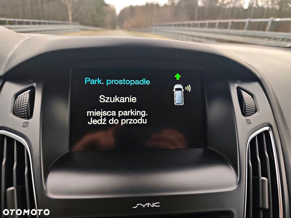 Ford Focus 1.0 EcoBoost Titanium - 27