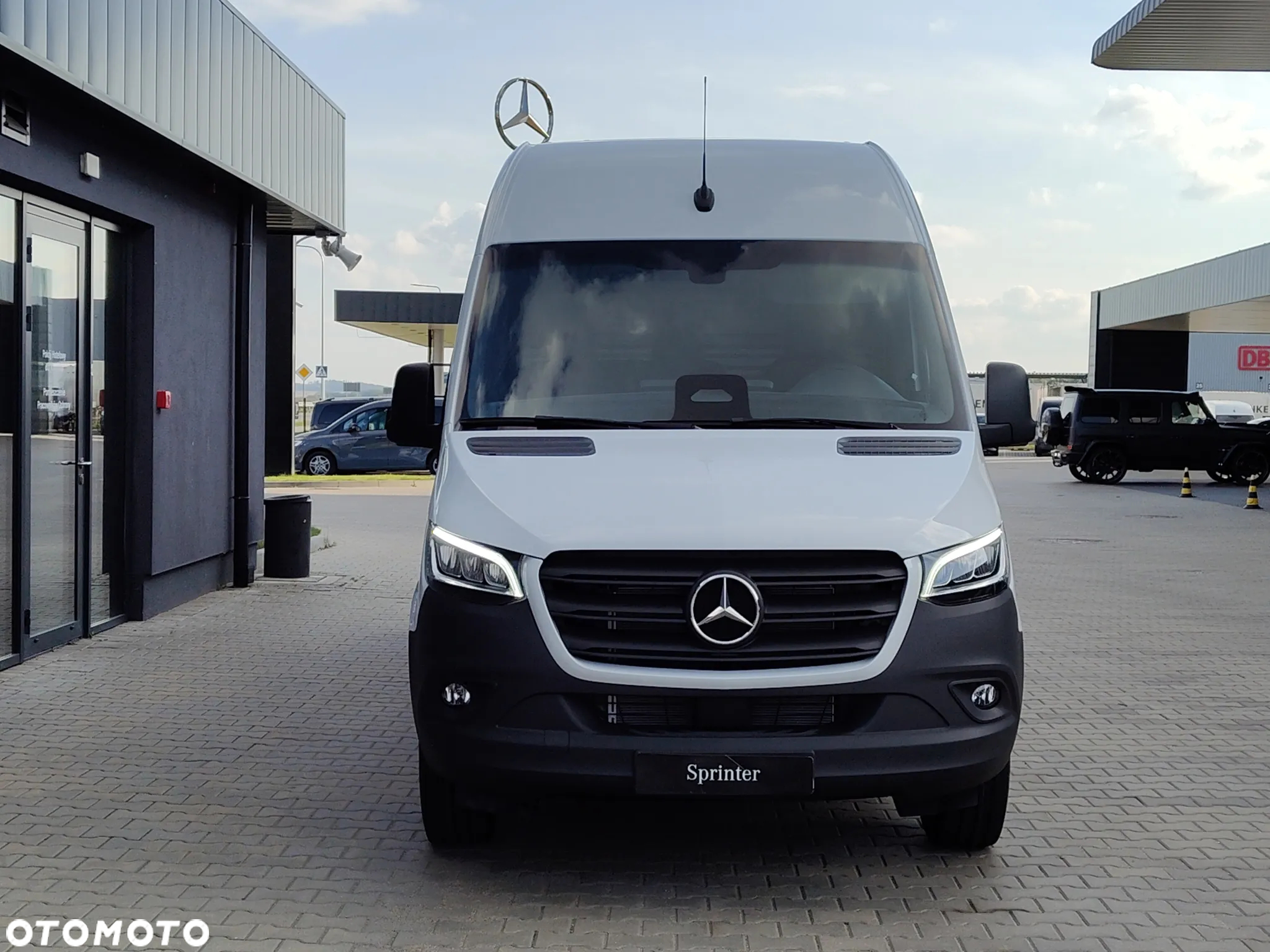 Mercedes-Benz Sprinter - 2
