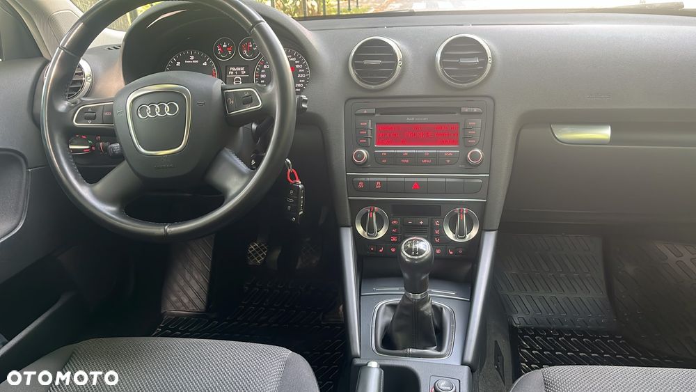 Audi A3 Sportback 1.6 TDI DPF Ambition - 9