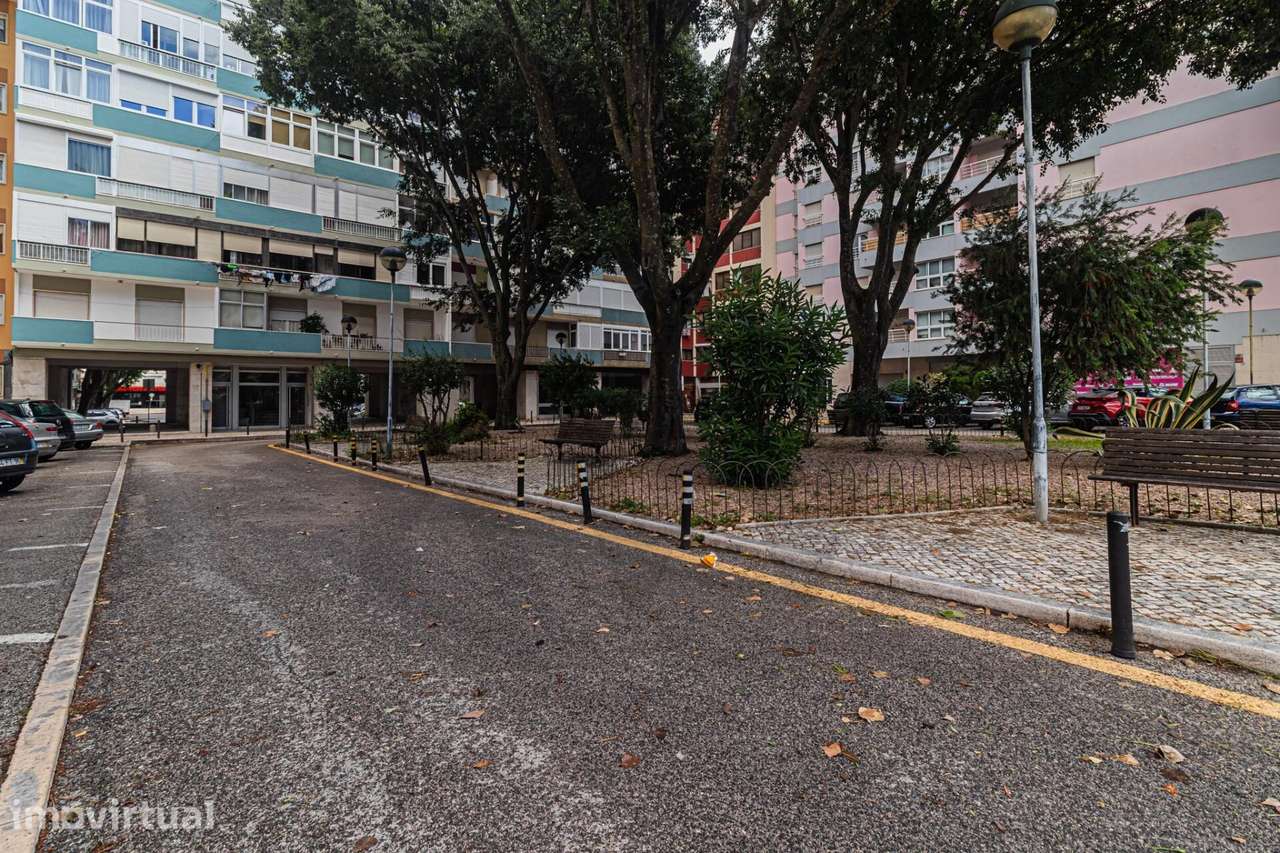 T3 EM BENFICA | O PRIVILÉGIO DE VIVER LISBOA COM ALMA DE BAIRRO | Habi - Grande imagem: 3/32