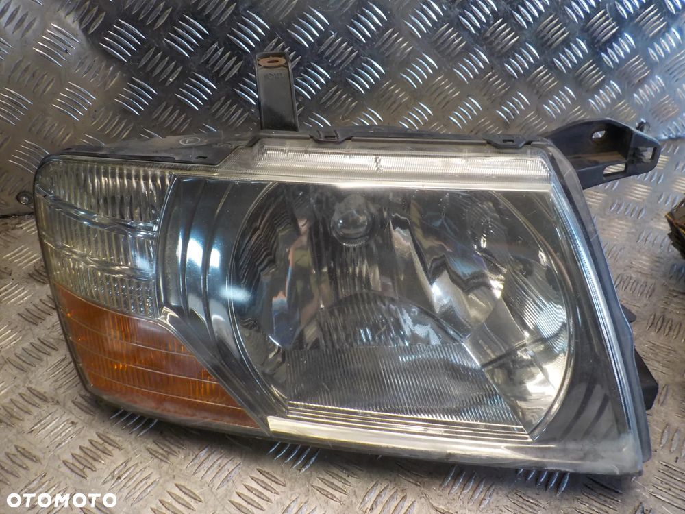 MITSUBISHI PAJERO III SHOGUN LAMPA PRAWA PRZÓD UK - 3