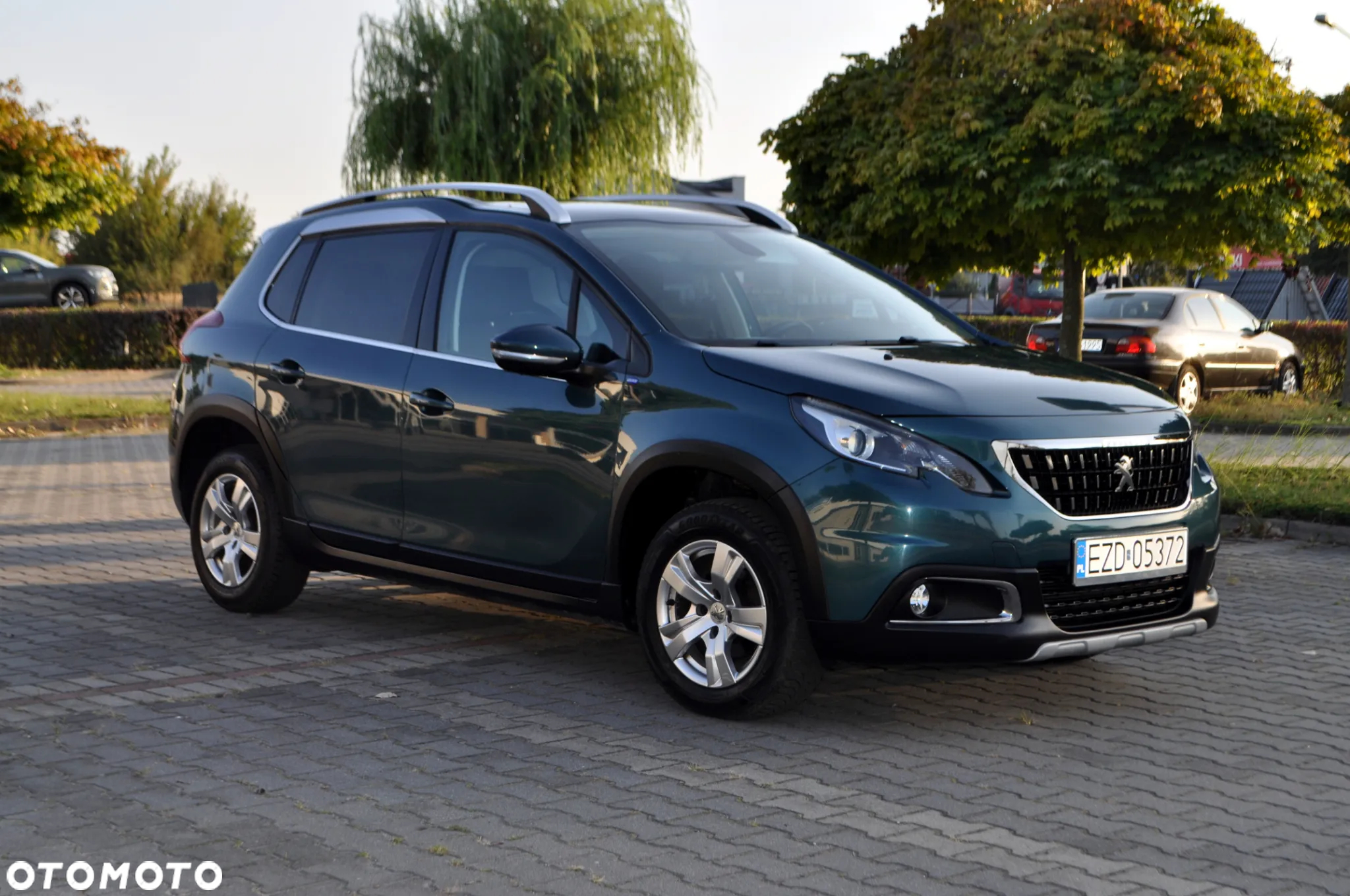 Peugeot 2008 1.6 BlueHDi Allure S&S - 6