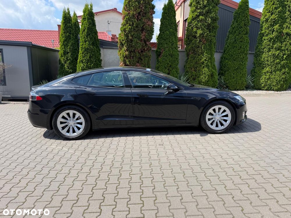 Tesla Model S - 7