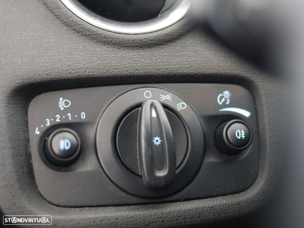 Ford Fiesta 1.0 EcoBoost Titanium - 27