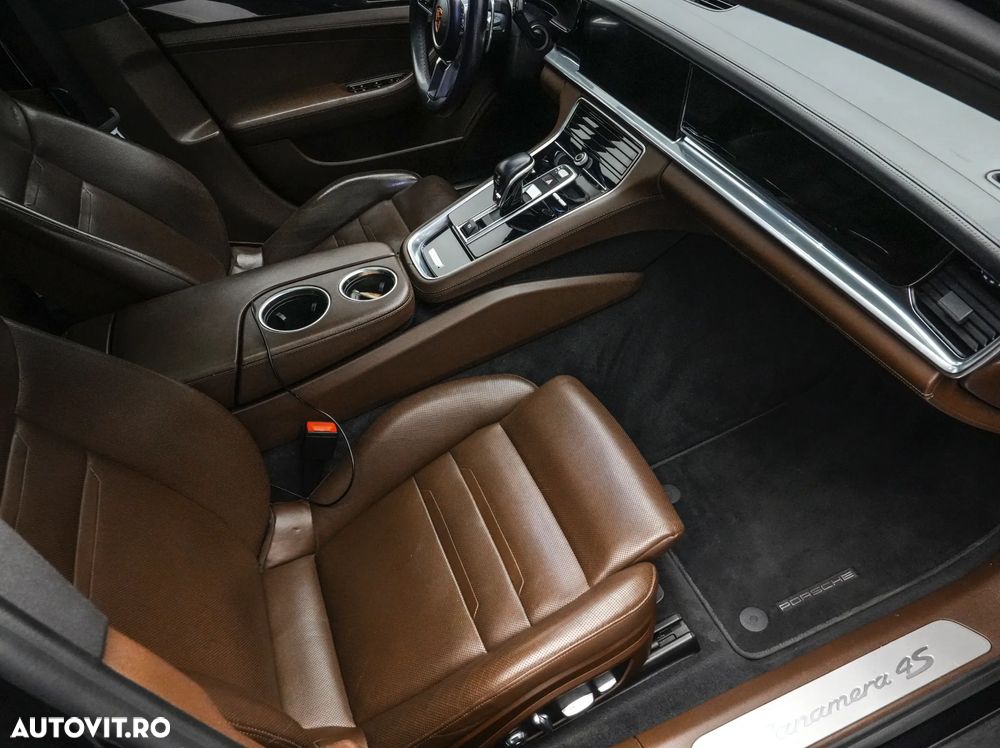 Porsche Panamera 4S Executive - 13