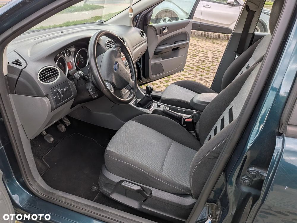 Ford Focus 1.6 Trend - 15