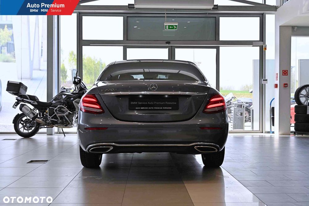 Mercedes-Benz Klasa E 220 d 9G-TRONIC - 19