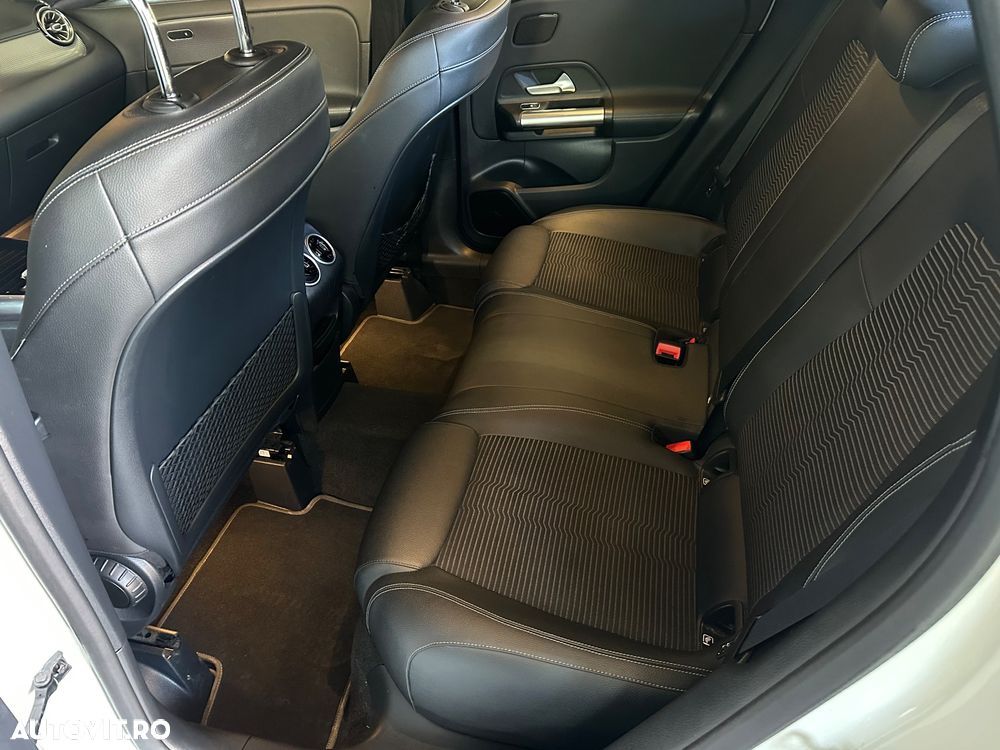 Mercedes-Benz GLA - 8