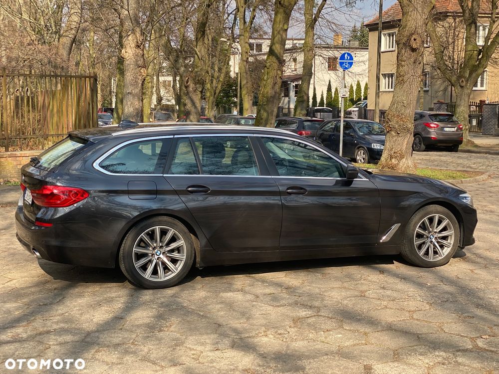 BMW 5 Series 2018 photo 3