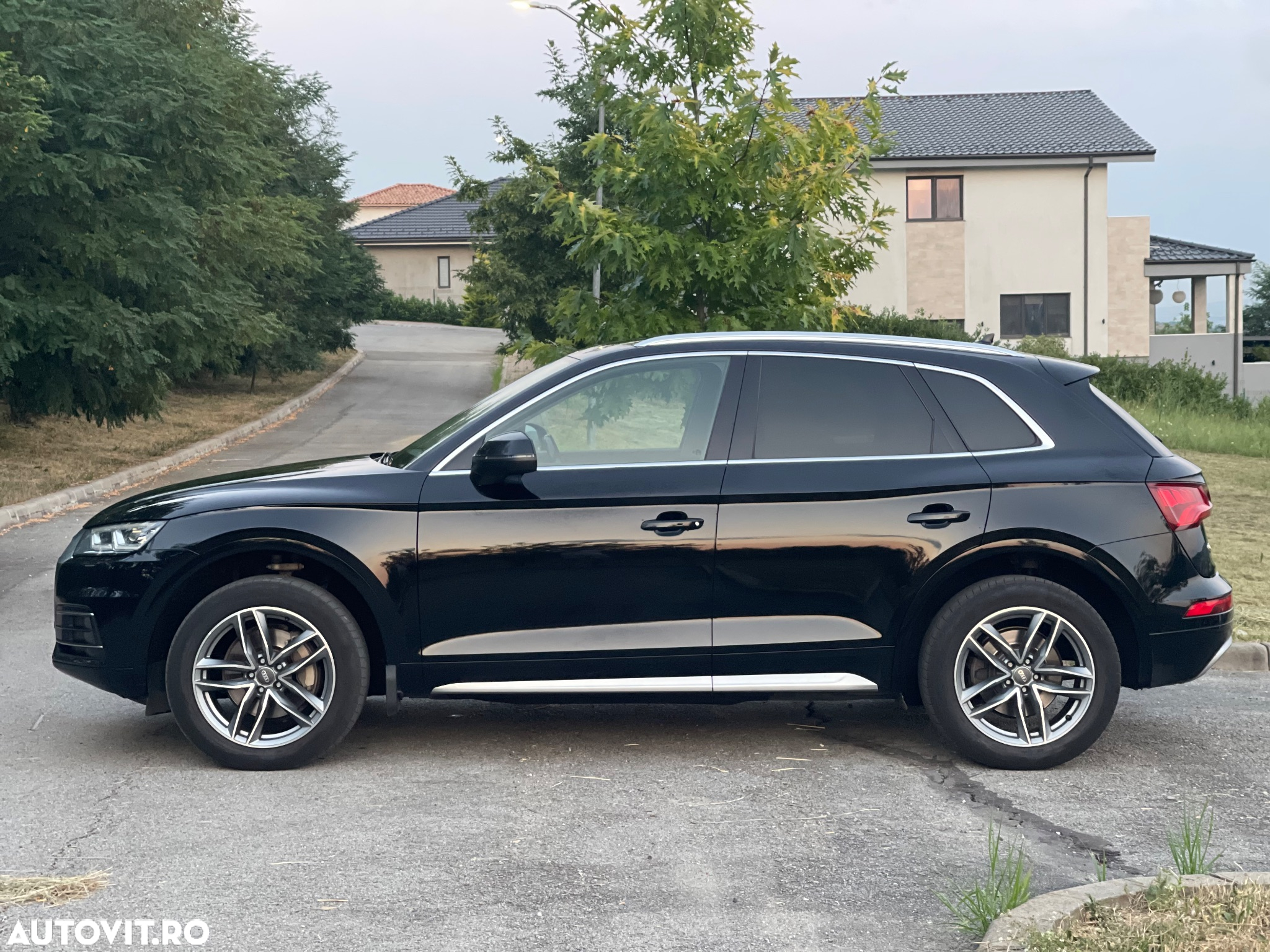 Audi Q5 2.0 40 TDI quattro S tronic Design - 5