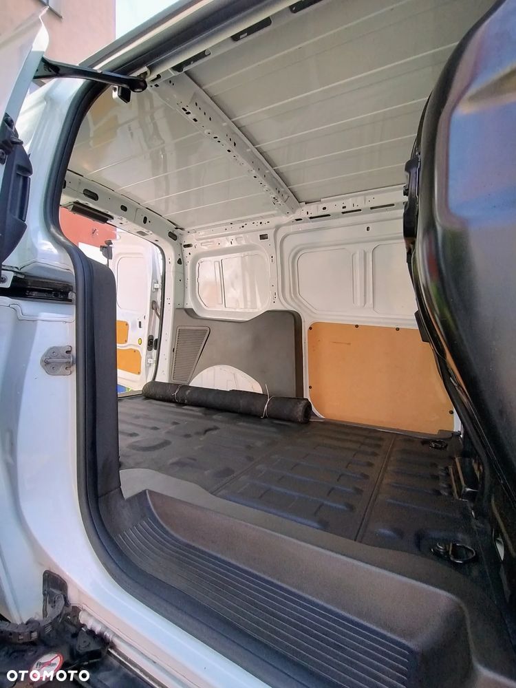 Ford Transit Connect - 11