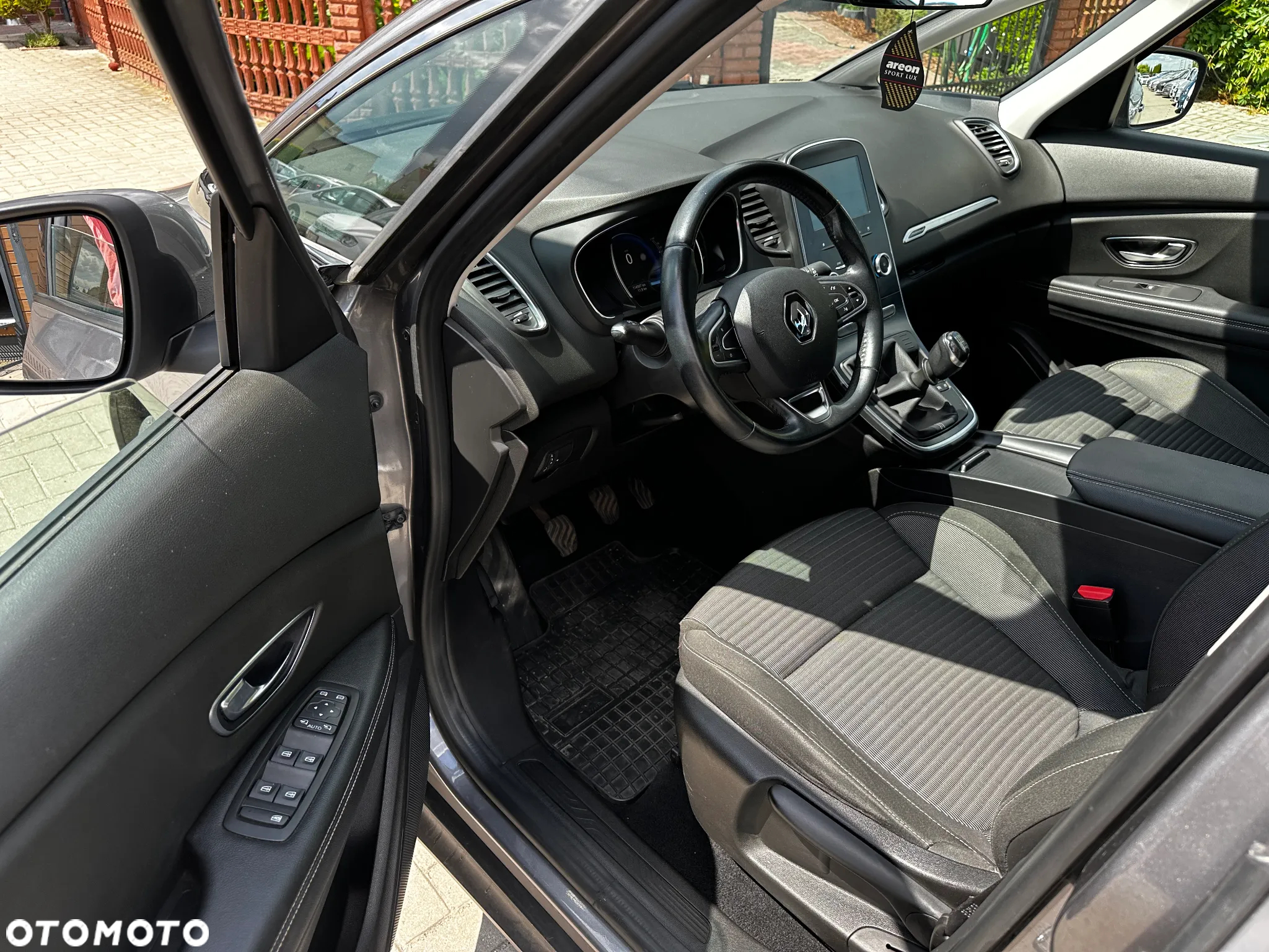 Renault Grand Scenic - 6